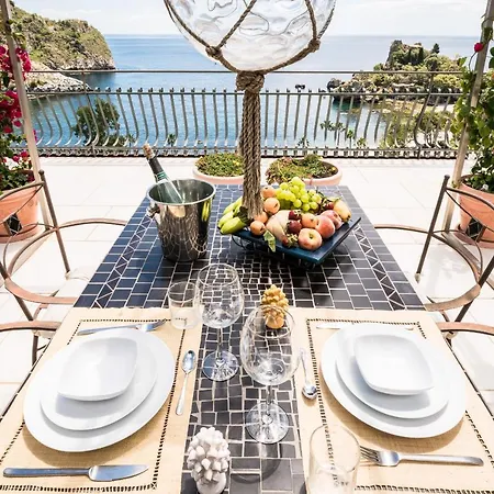 202 Luxury Terrace View Apartmán