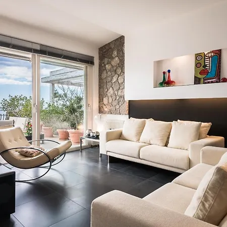 202 Luxury Terrace View Apartmán *